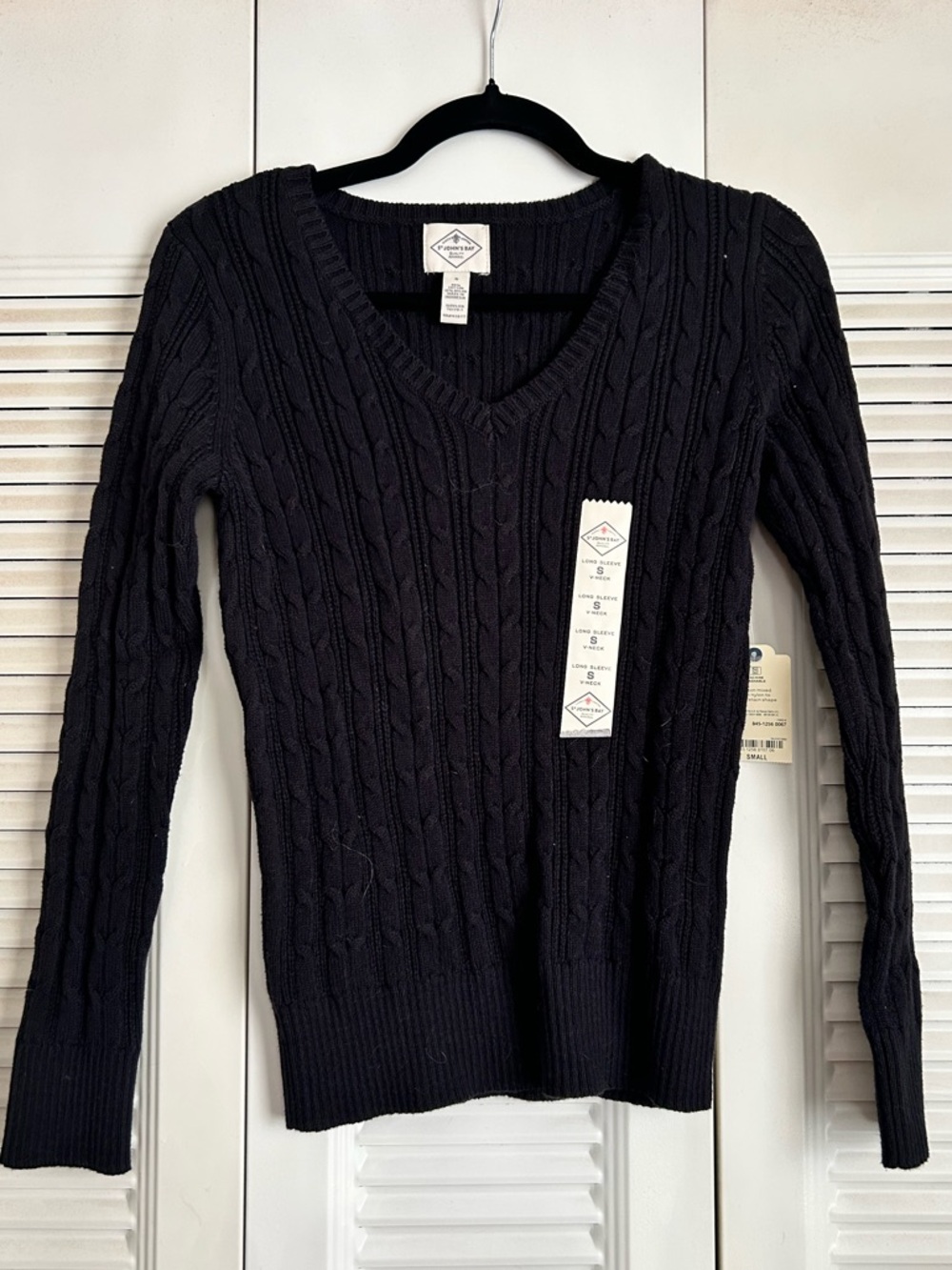 St John’s Bay Cable Knit Sweater Small Black V Neck Long Sleeve NWT Classic